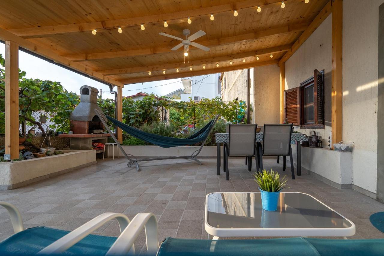 Holiday House Nova Stara Baska Luaran gambar