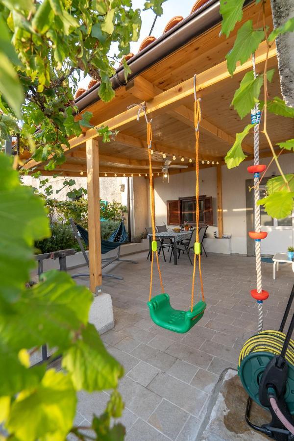 Holiday House Nova Stara Baska Luaran gambar